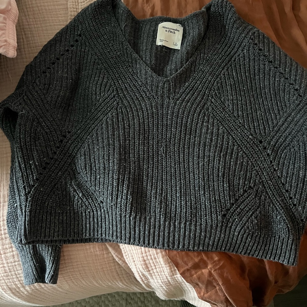 Abercrombie cropped knit sweater